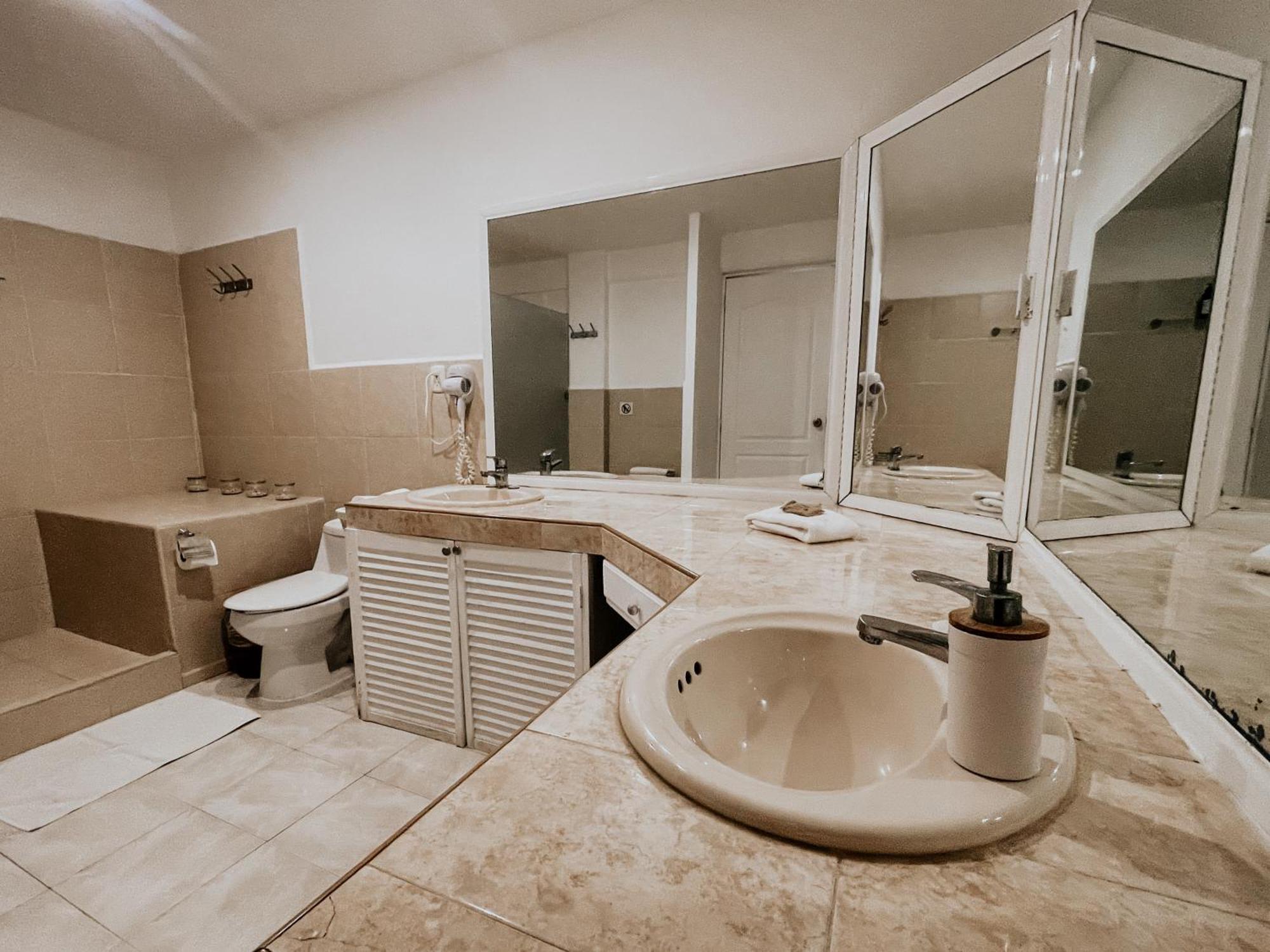 Che Suites Playa Adults Only Плая дел Кармен Екстериор снимка